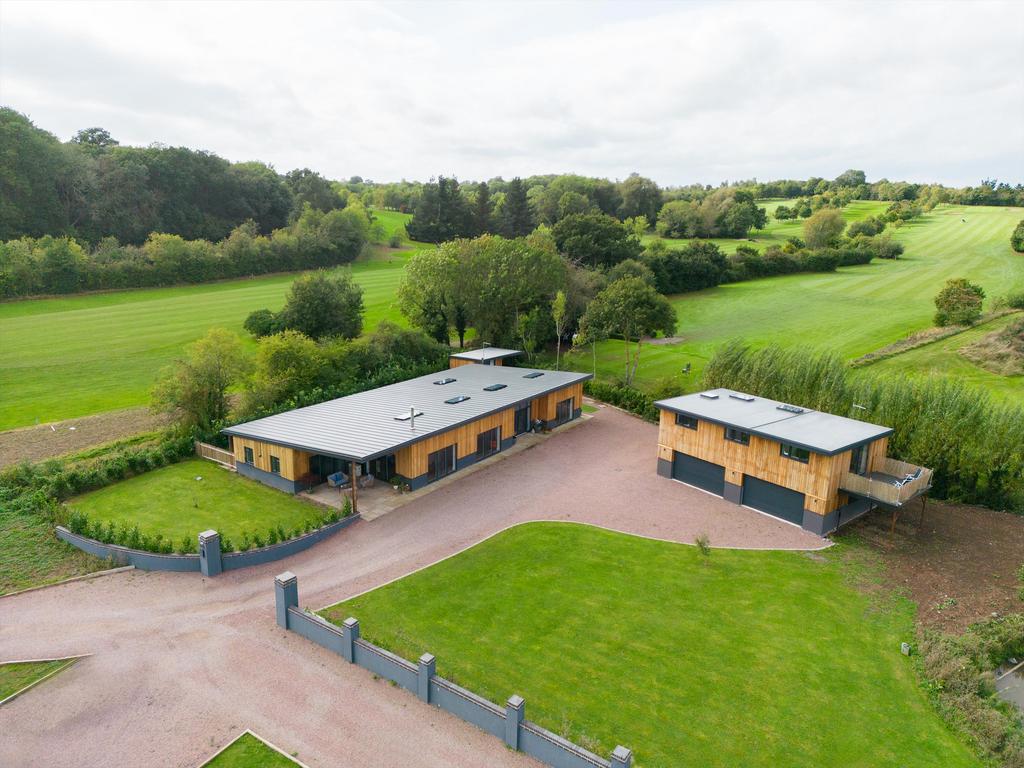 Hadzor, Droitwich, Worcestershire, WR9 3 bed detached house for sale