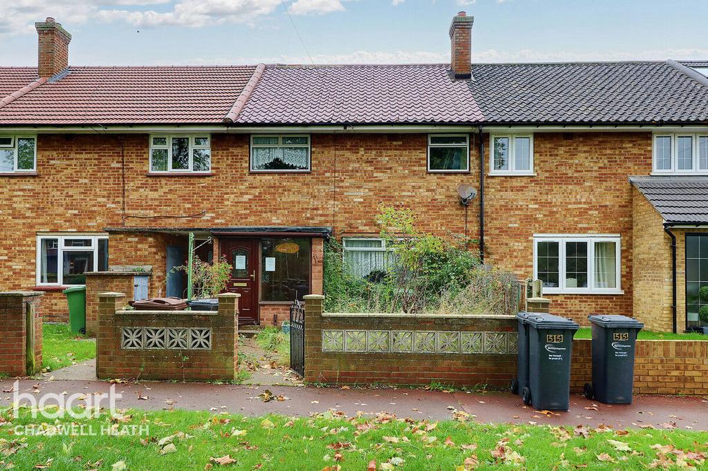 Kingston Hill Avenue, Romford 3 bed terraced house for sale £300,000