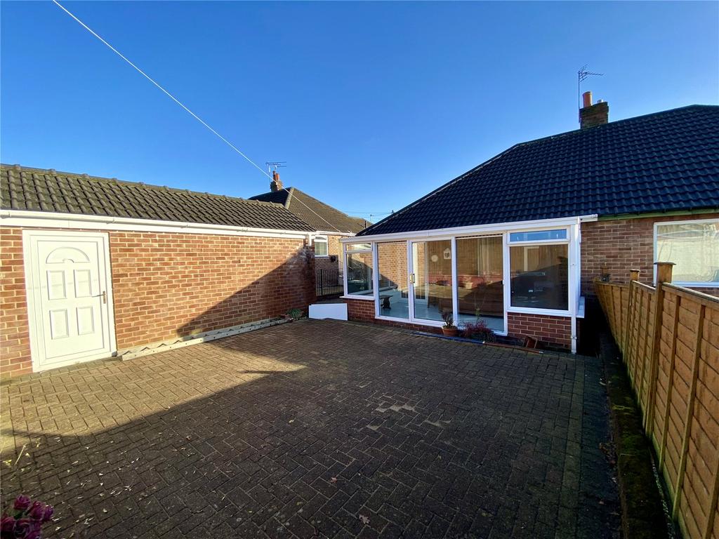 Ashbourne Oval, Bradford, BD2 2 bed bungalow for sale £160,000