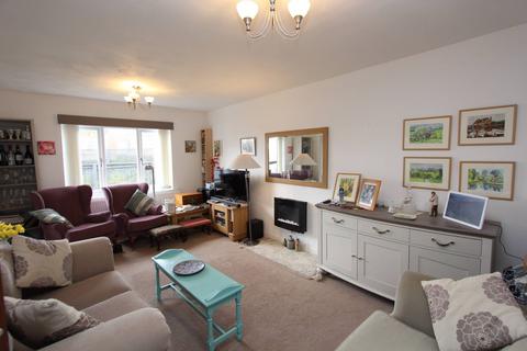 3 bedroom townhouse for sale - Glamorgan Close, Boverton, CF61