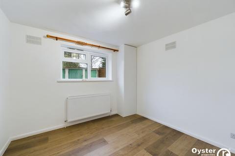 2 bedroom flat to rent, East Crescent, London, N11