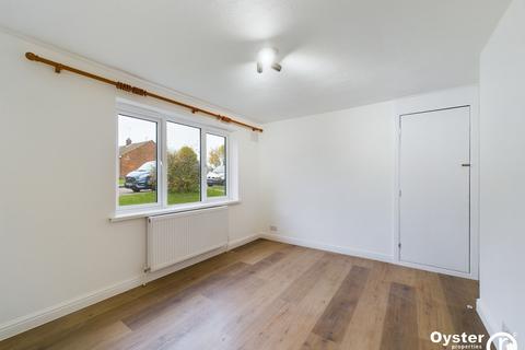 2 bedroom flat to rent, East Crescent, London, N11