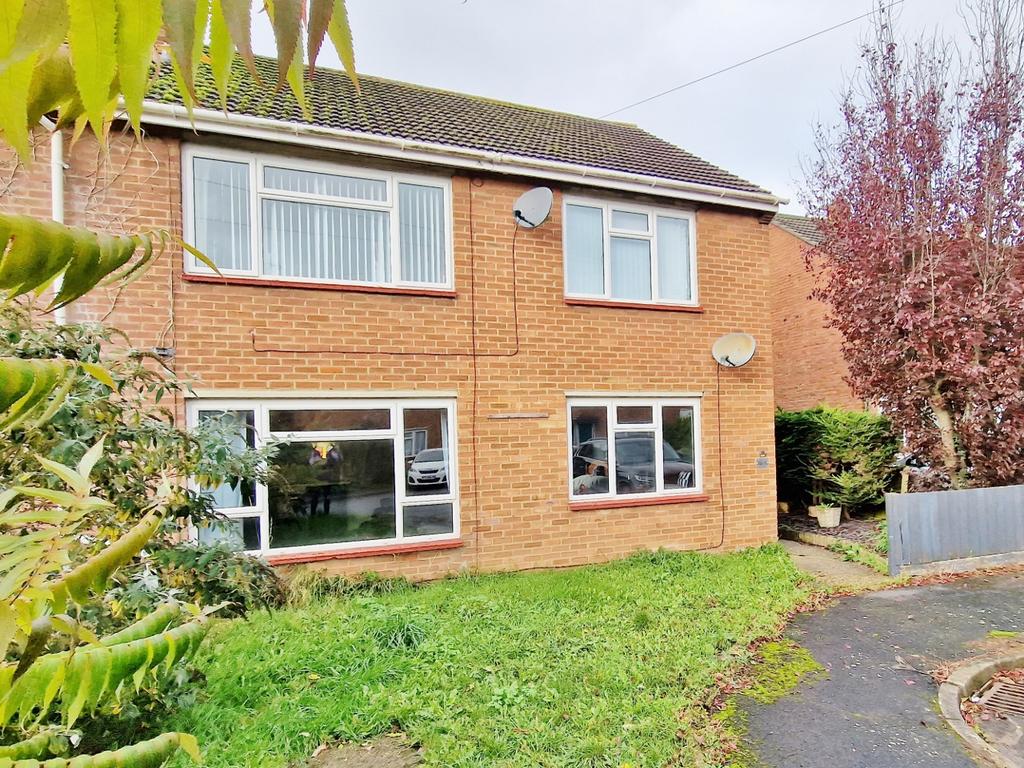 Poplar Crescent, Ringwood BH24 2 bed flat for sale £180,000