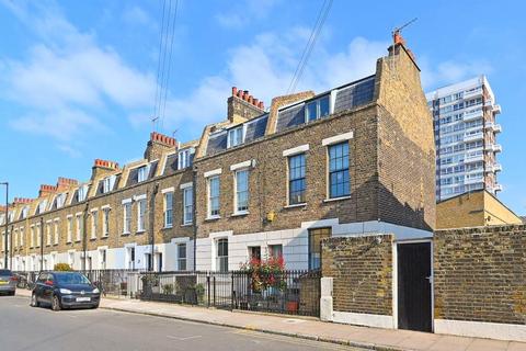2 Aston Street, London, E14 7NF