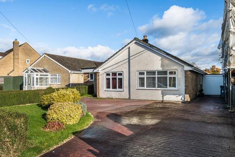 3 bedroom detached bungalow for sale, Carterton,  Oxfordshire,  OX18