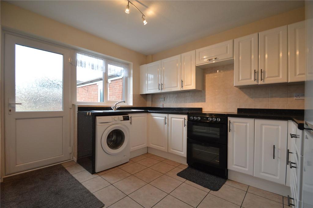 205 Tennyson Way, Kidderminster... 2 bed bungalow £265,000