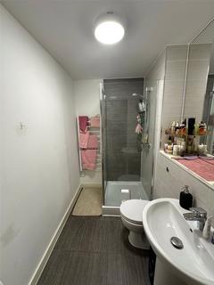 2 bedroom flat to rent - Aire, Cross Green Lane, LS9