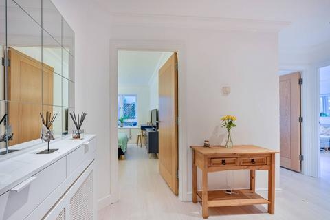 2 bedroom flat for sale - Epsom Road, Merrow, Guildford, GU1