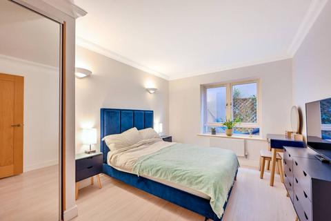 2 bedroom flat for sale - Epsom Road, Merrow, Guildford, GU1