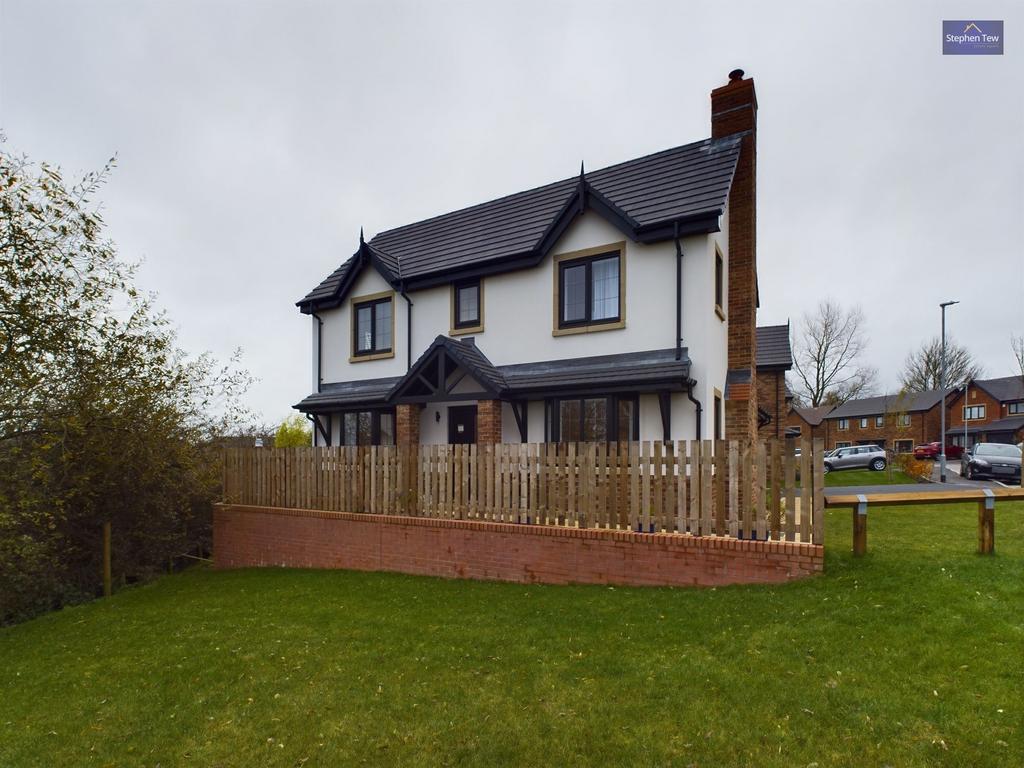 Chandlers Way, Grimsargh, PR2 5 bed detached house for sale £475,000