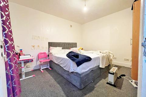 3 bedroom end of terrace house for sale, Stanley Road, Ilford, Essex, IG1