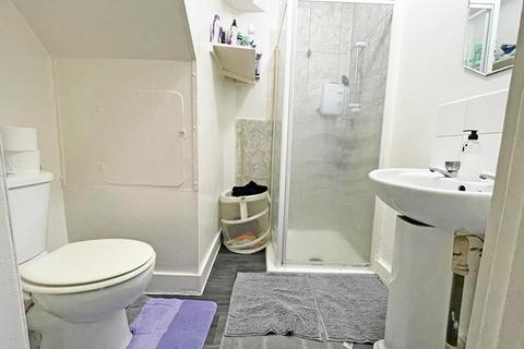 3 bedroom end of terrace house for sale - Stanley Road, Ilford, Essex, IG1