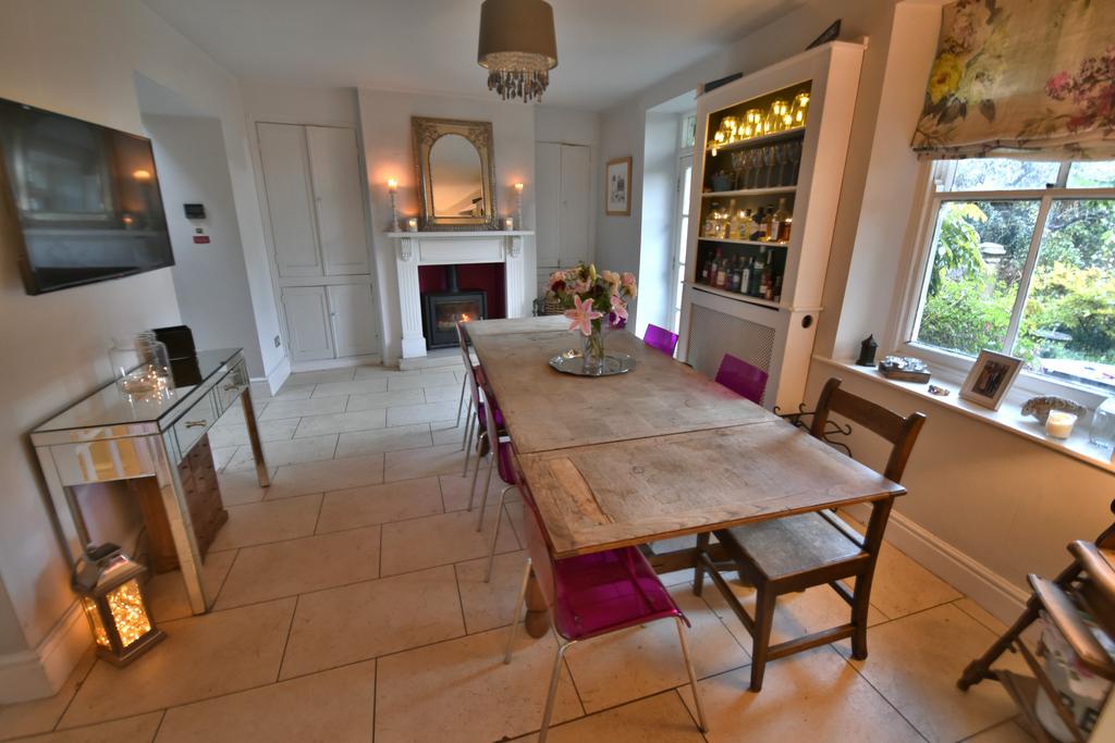Heol Maelor, Coedpoeth, LL11 6 bed detached house for sale £650,000