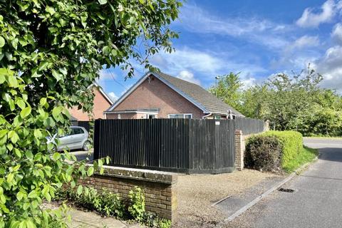 2 bedroom bungalow for sale, Parsonage Barn Lane, Ringwood, BH24 1PX