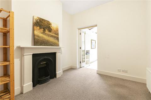 3 bedroom terraced house to rent, Candahar Road, London, SW11