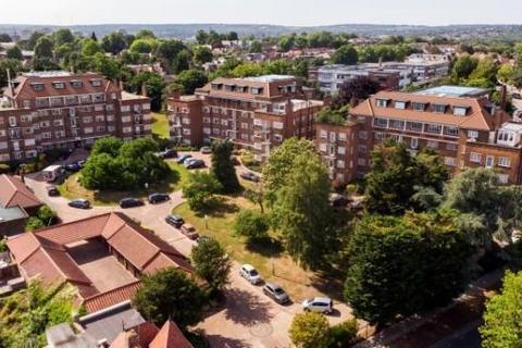 3 bedroom flat for sale, Pembroke Hall B,  Mulberry Heights,  NW4