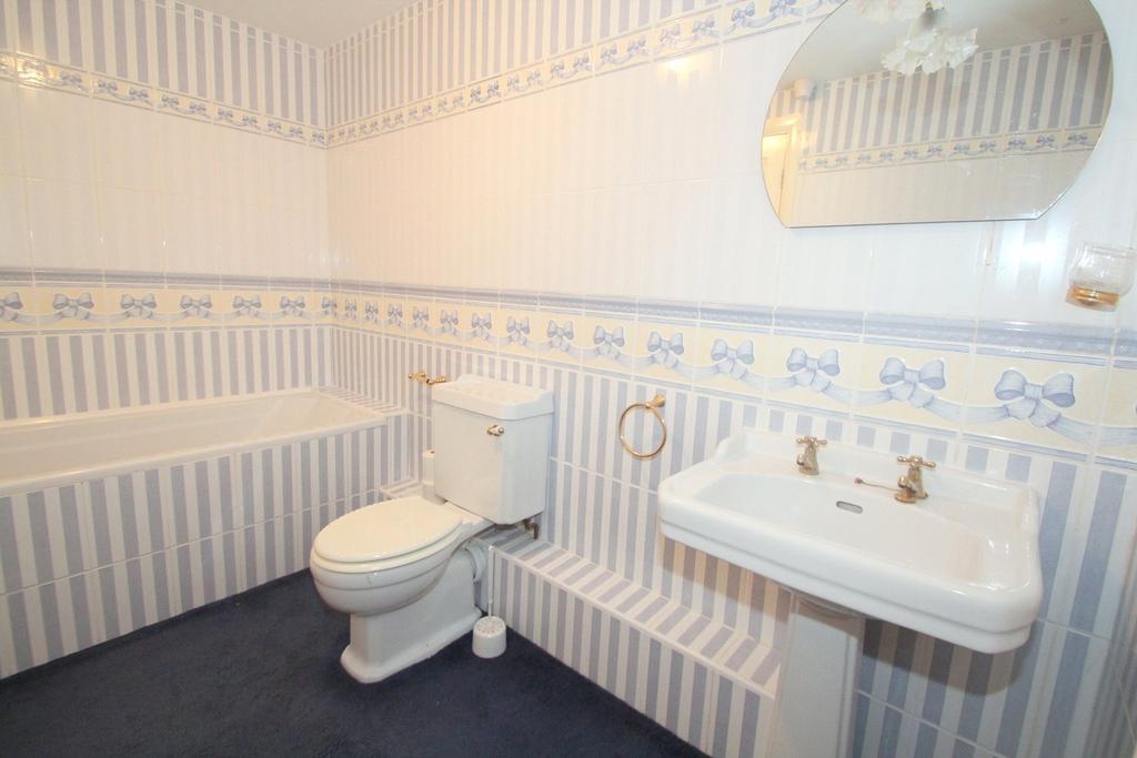 En Suite Bathroom
