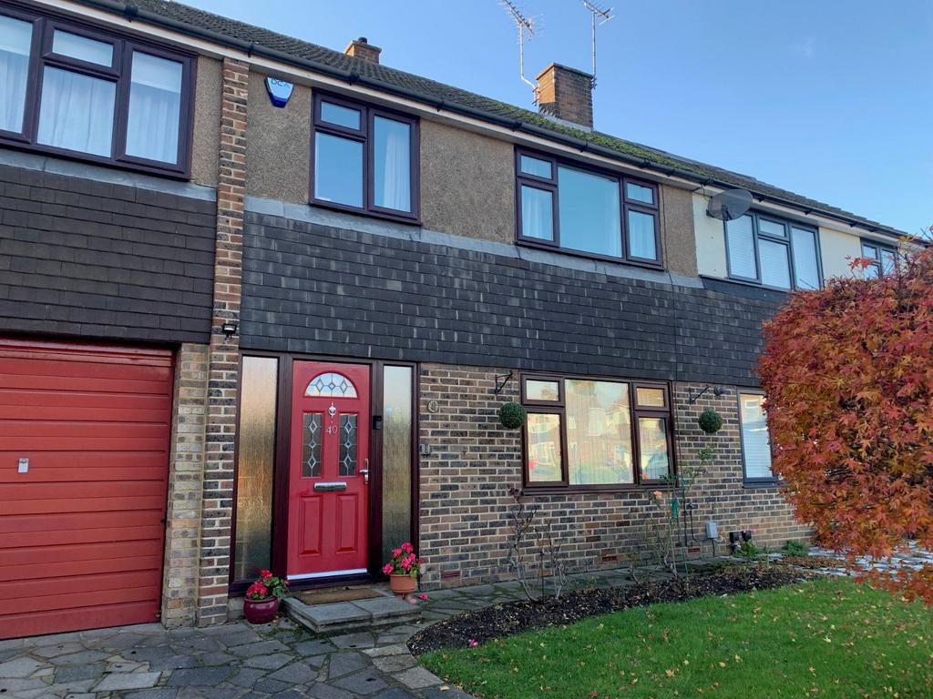 Follett Drive, Abbots Langley, Herts, WD5 4 bed semidetached house for