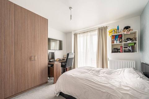 3 bedroom flat for sale, Coleby House, Cricklewood, London, NW2