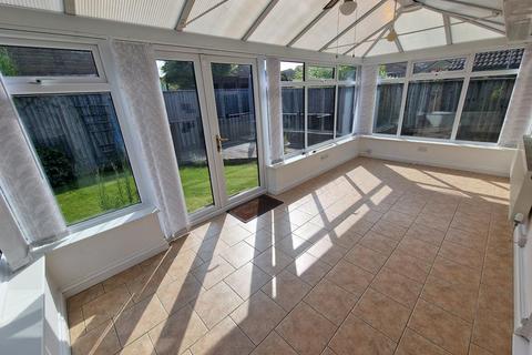 2 Hazel View, Crewkerne, TA18 7DD