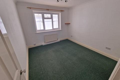 2 Hazel View, Crewkerne, TA18 7DD