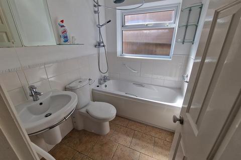 2 Hazel View, Crewkerne, TA18 7DD