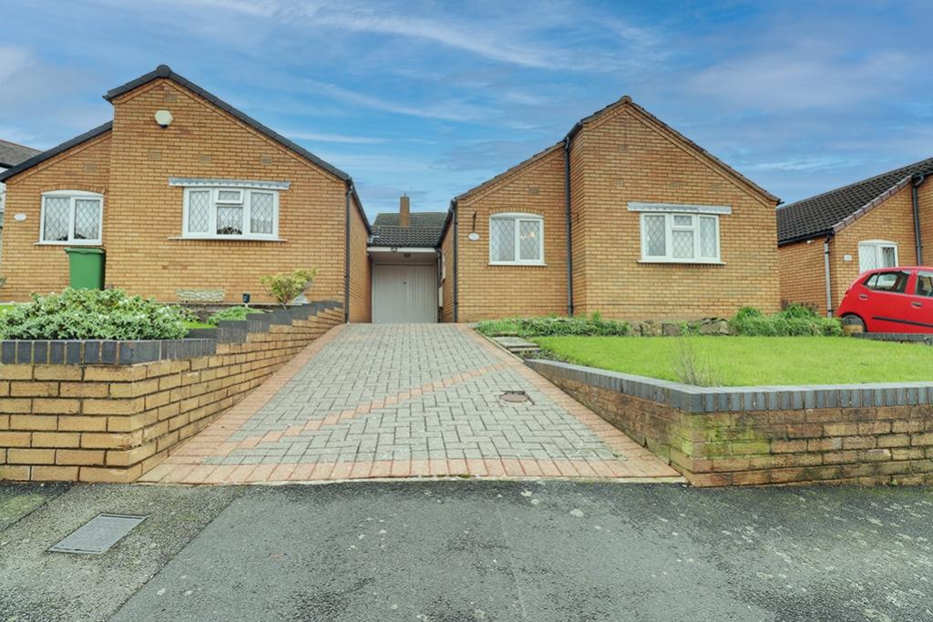 1a Lynval Road, Brierley Hill 2 bed terraced house £220,000