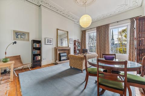 2/1, 21 Lansdowne Crescent, Glasgow, G20 6NG