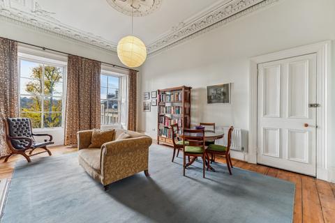 2/1, 21 Lansdowne Crescent, Glasgow, G20 6NG