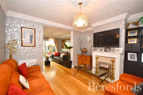 3 bedroom semi-detached house for sale, Pemberton Avenue, Gidea Park, RM2