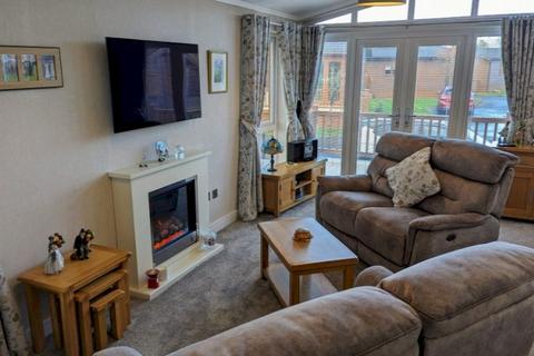 2 bedroom lodge for sale, 20 Buffalo Ridge, Moss Side FY8