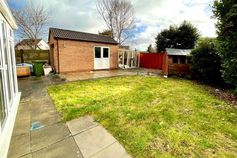 4 bedroom detached bungalow for sale - Winston Crescent, Southport, Merseyside
