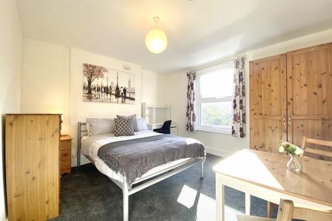 1 bedroom flat to rent - LONDON, SW17