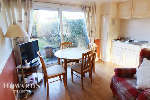 3 bedroom terraced house for sale, Oxford Avenue, Gorleston