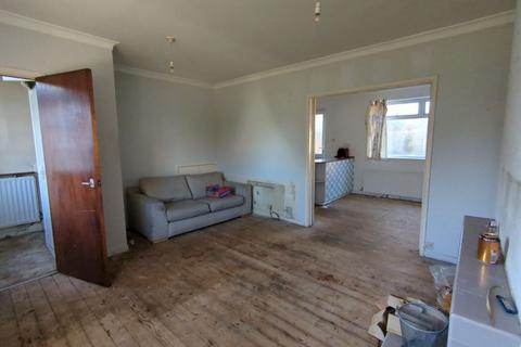 3 bedroom semi-detached house for sale - 12 Richmond Avenue, Runcorn, Cheshire, WA7 5RD