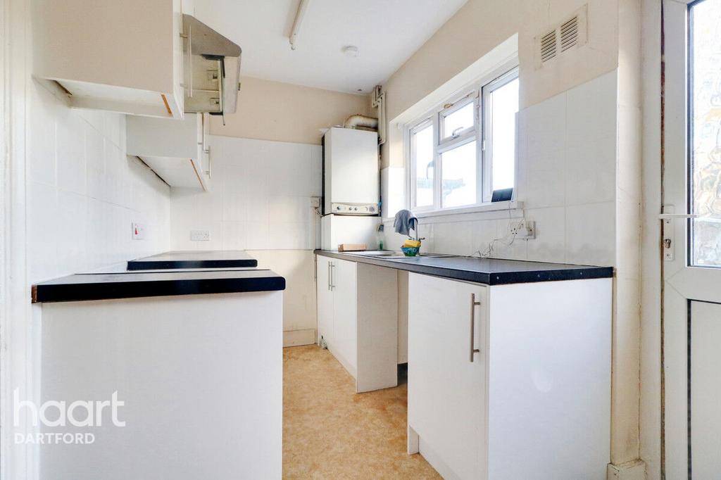 Gordon Road, Dartford 2 bed terraced house for sale £290,000