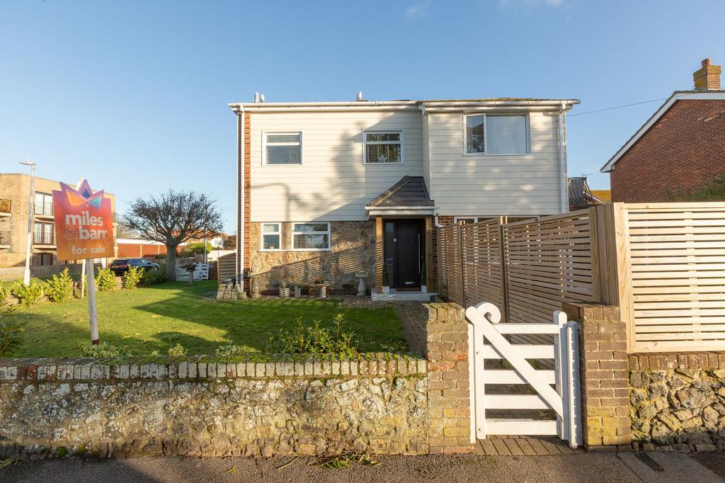 Beach Avenue, Birchington, CT7 3 bed detached house for sale £540,000