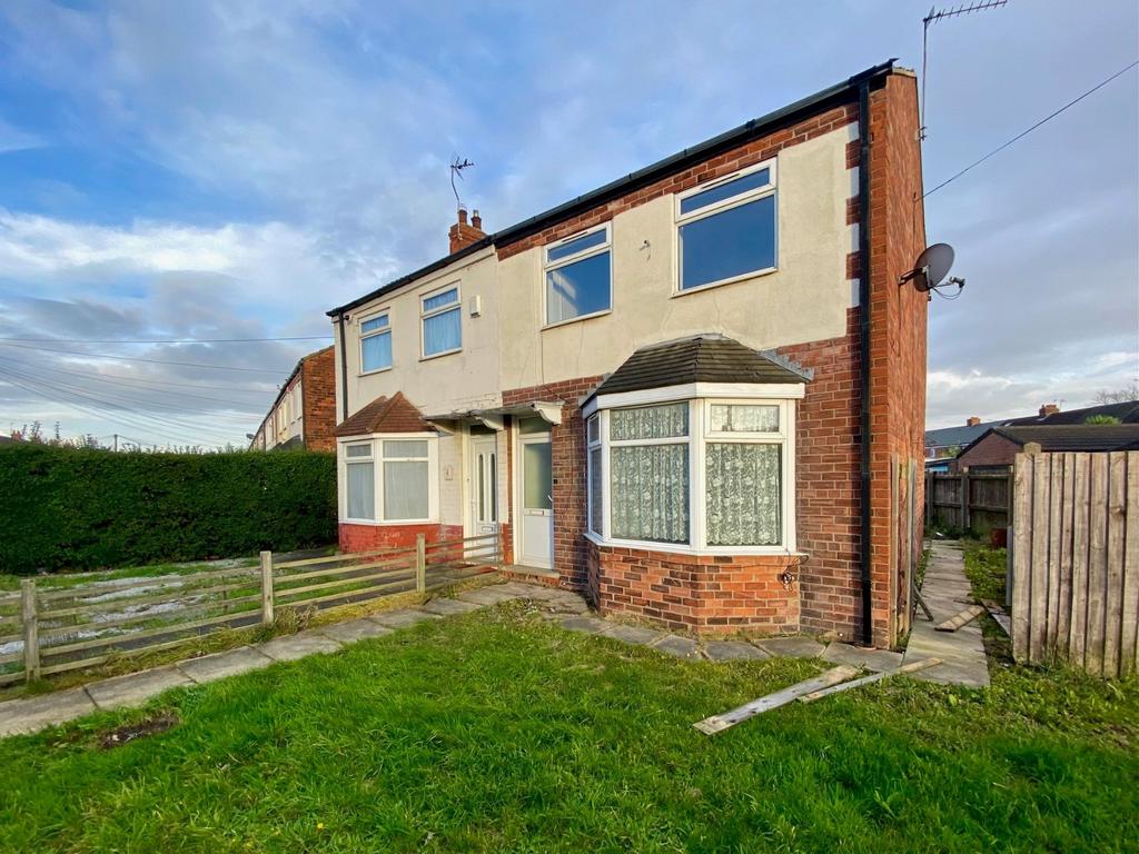 St Nicholas Avenue, Hull, East Yorkshire, HU4 3 bed end of terrace