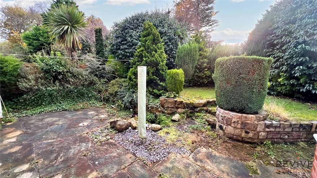 Chestnut Grange, Ormskirk, Liverpool... 5 bed detached house £1,195