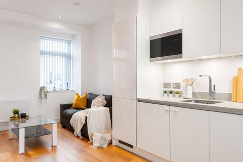 Flat 21, Research House Fraser Road, Perivale, Greenford, UB6 7AQ