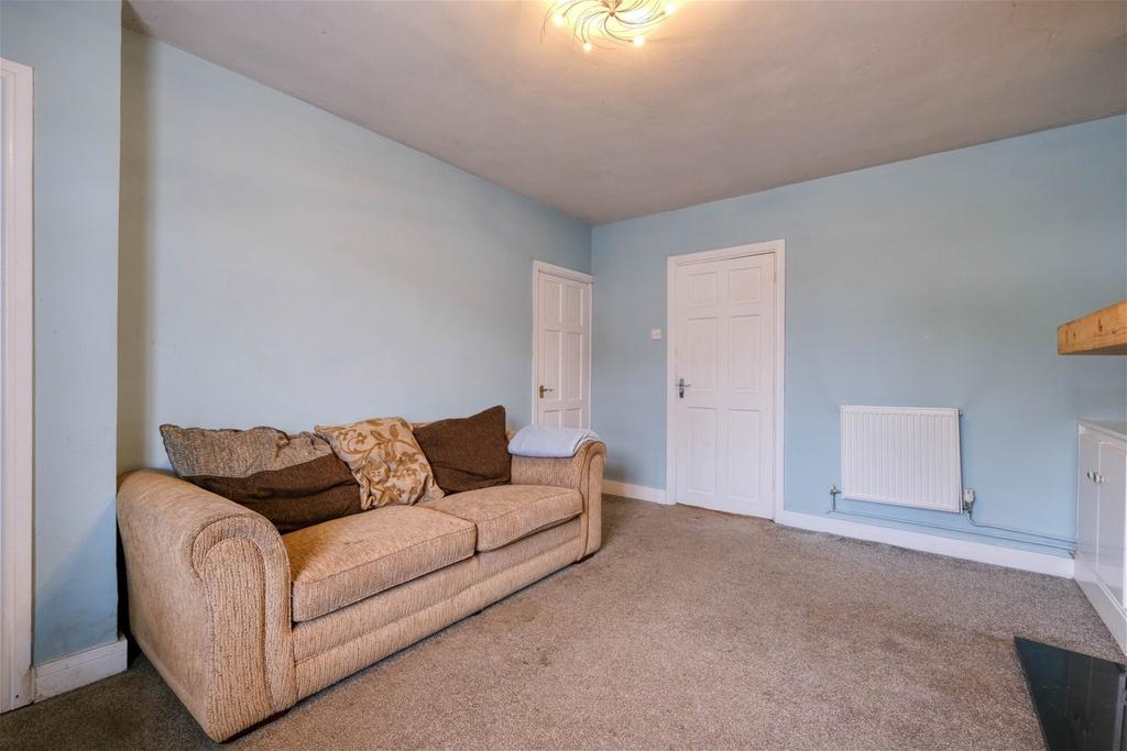 Hazel Road, Batchley, Redditch B97 6JP 2 bed end of terrace house for