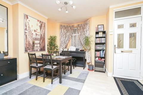 2 bedroom terraced house to rent - 47 Acacia Road London E17 8BN