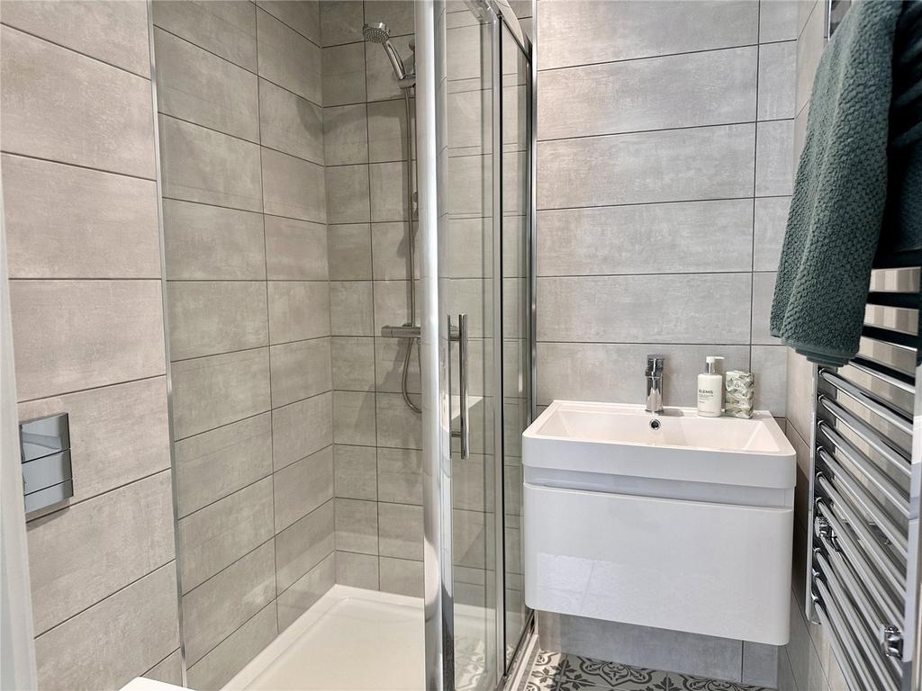 Show Flat