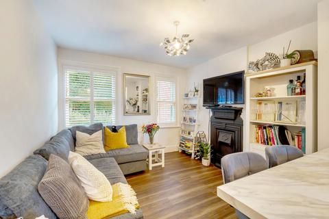 Flat 3, 12 Croft Road, Godalming, GU7 1BY