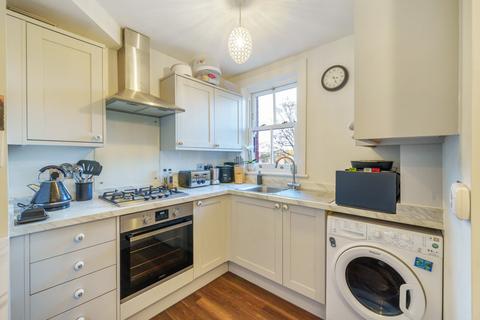 Flat 3, 12 Croft Road, Godalming, GU7 1BY