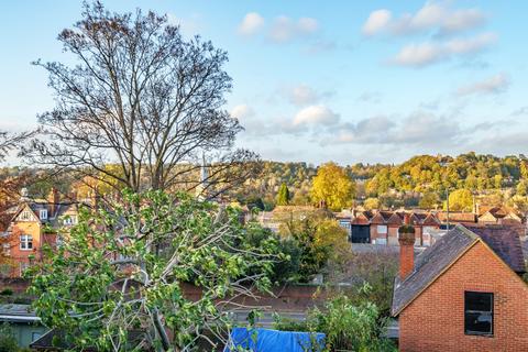 Flat 3, 12 Croft Road, Godalming, GU7 1BY