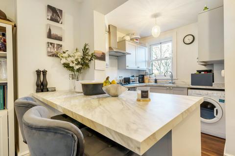 Flat 3, 12 Croft Road, Godalming, GU7 1BY