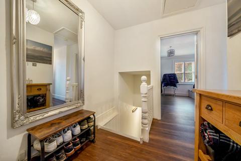 Flat 3, 12 Croft Road, Godalming, GU7 1BY