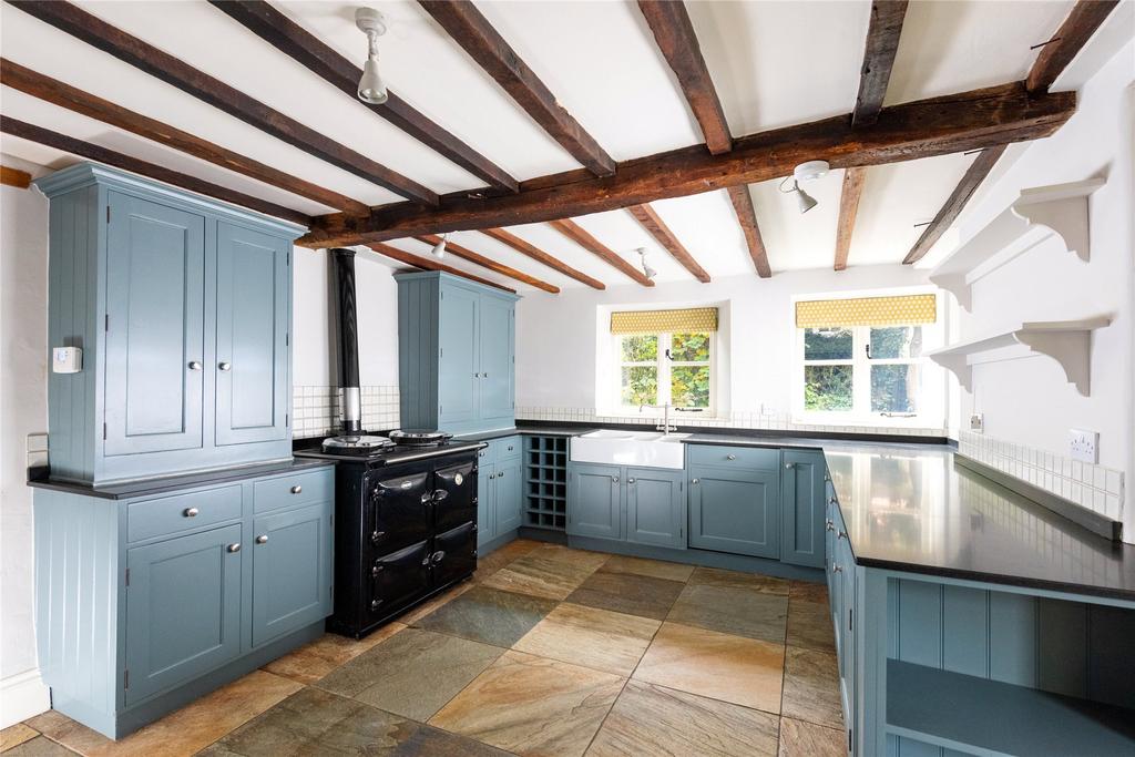 High Street, Preston Capes, Daventry... 4 bed detached house £2,650