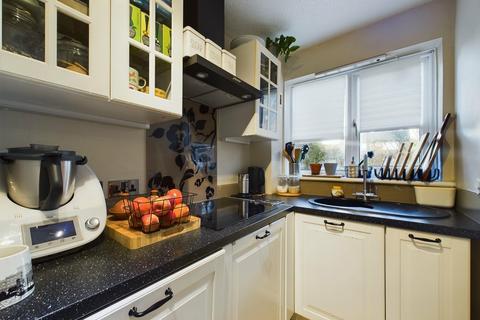 16 Armstrong Close, London, E6 5PP